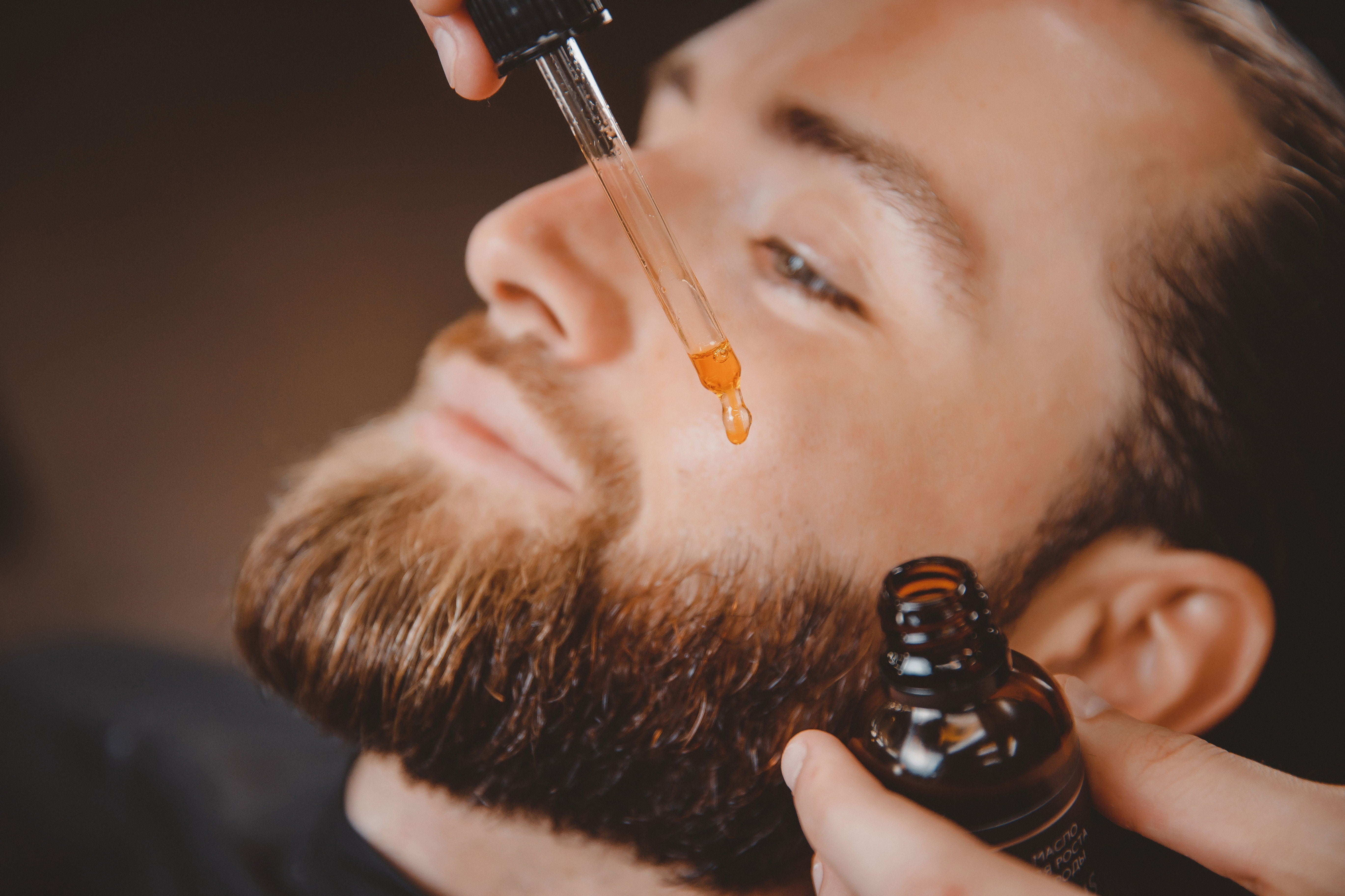 The Ultimate Beard Oil Guide: Benefits, Application, and Pro Technique